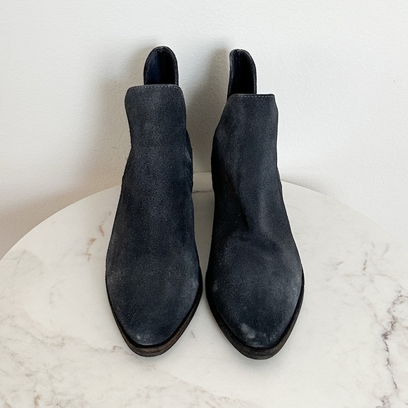 NEW Free People Charm Double-V Ankle Bootie in Navy Suede Size 9 US 39 EU - Picture 4 of 9
